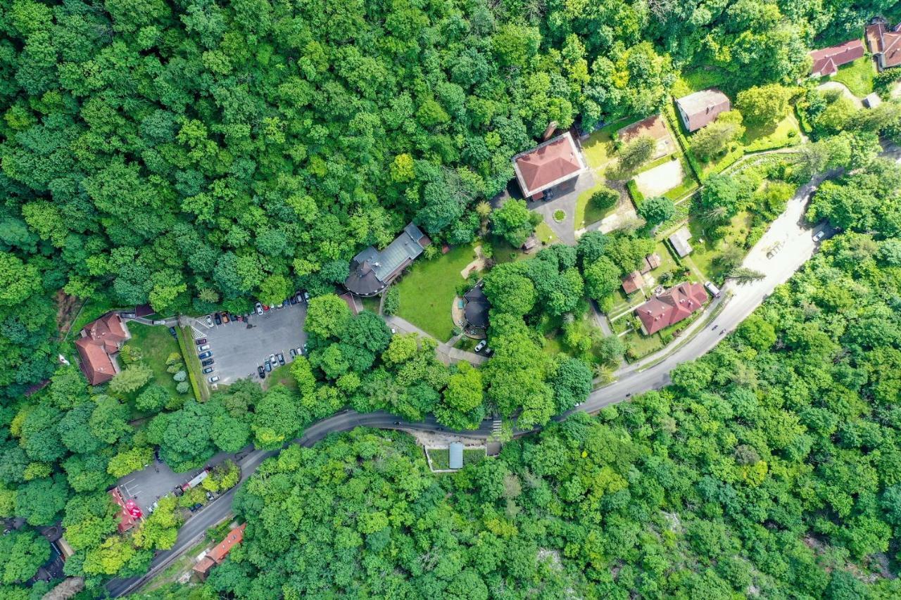 Erdovarazs Panzio Lillafüred Exteriér fotografie